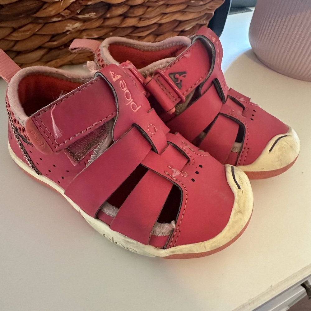 Plae pink sandals size 7